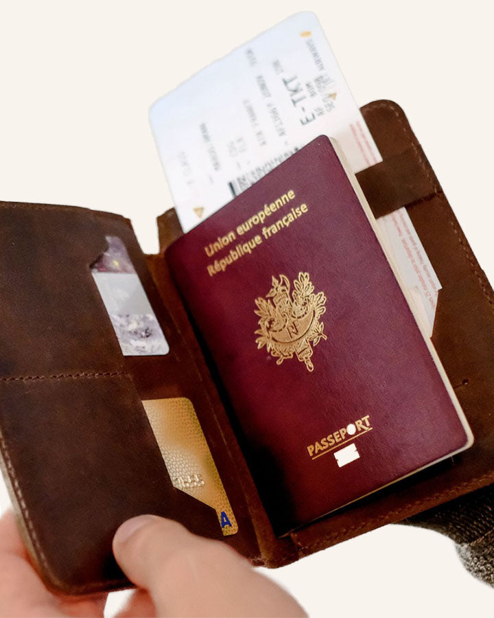 Leather Passport Holder Concorde Brown