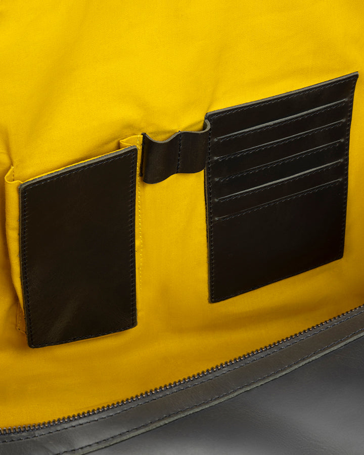 Leather Weekender Willow Anthracite | Yellow