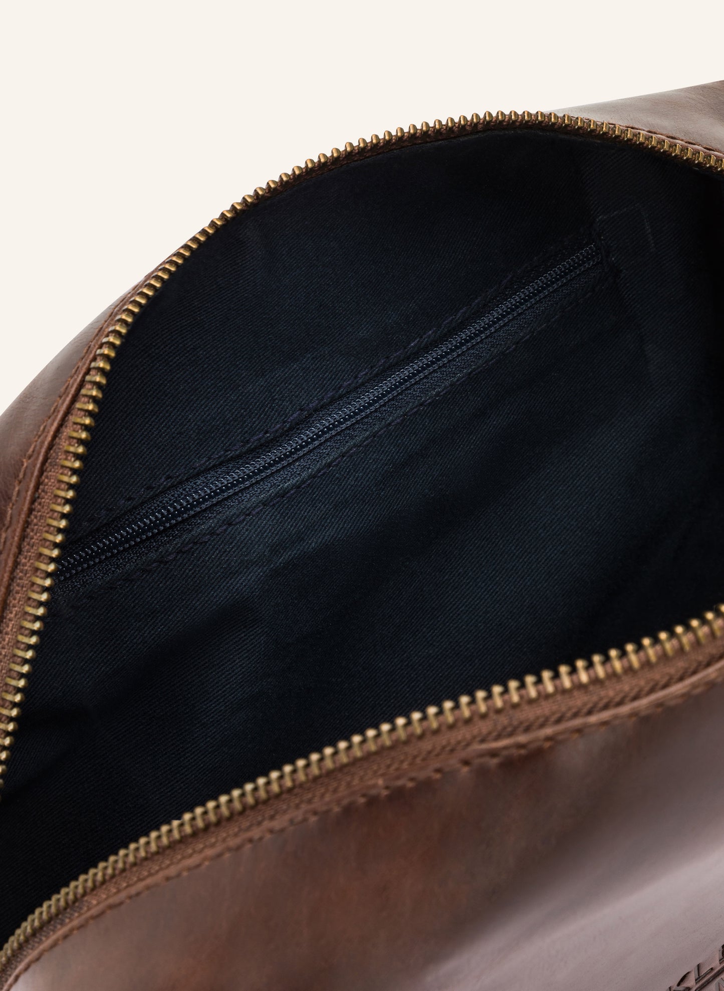 Leather washbag Everest