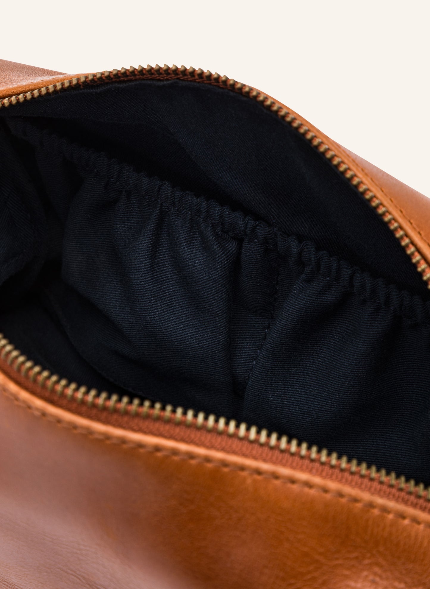 Leather washbag Everest