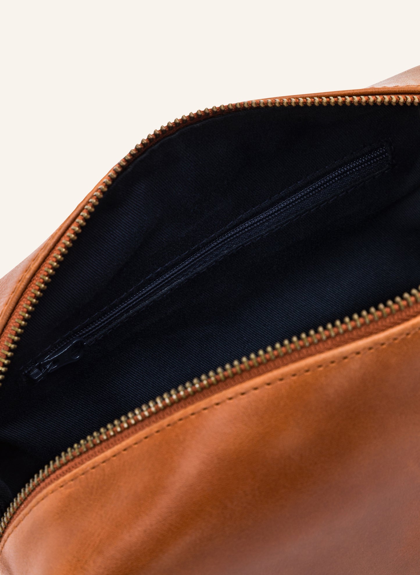 Leather washbag Everest