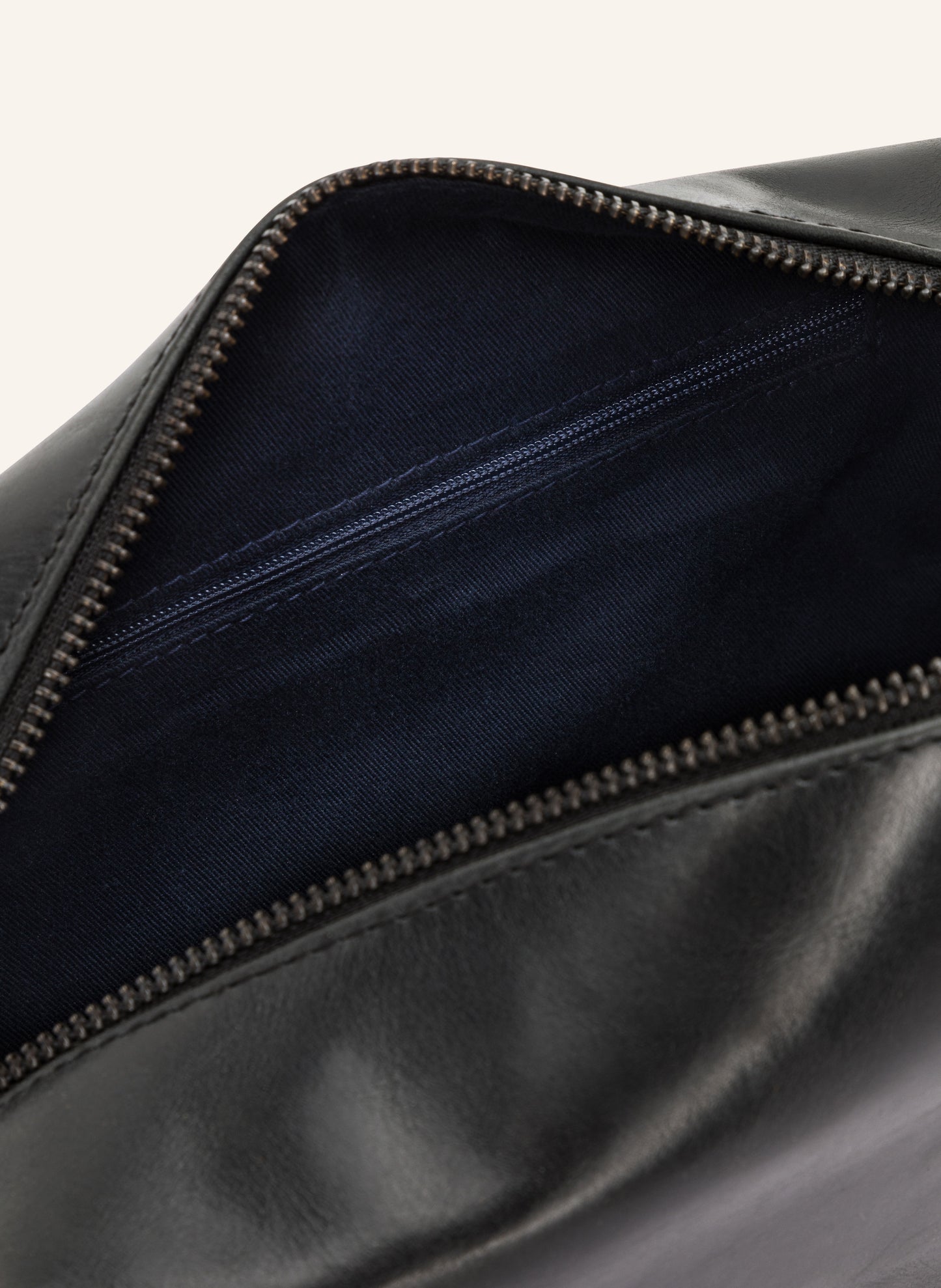 Leather washbag Everest